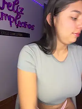 taylorkim12 online show from 10-30-25, 01:07