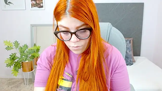 lucie nicolls online show from 12-11-24, 08:18