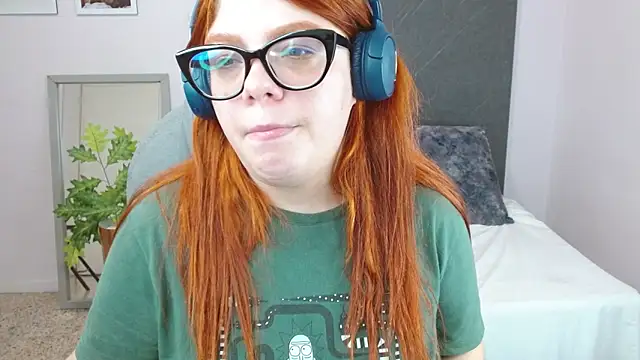 lucie nicolls online show from 01-10-25, 11:08