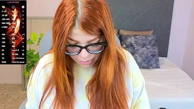 lucie nicolls online show from 01-12-25, 01:11