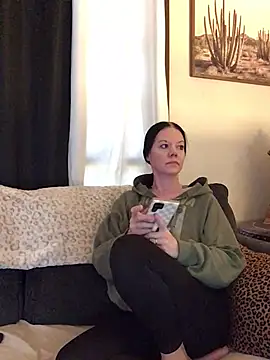 SidneyRaee online show from 03-23-26, 05:50