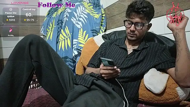 Snapshot of just_fucks chatting on 07-13-26, 01:47 just fucks online show from 07-13-26, 01:47
