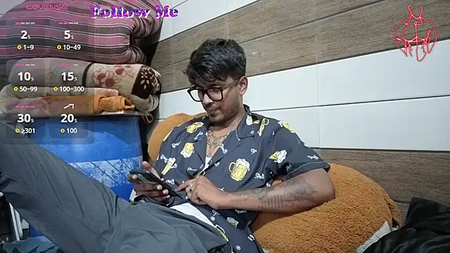 Snapshot of just_fucks chatting on 07-28-26, 12:59 just fucks online show from 07-28-26, 12:59
