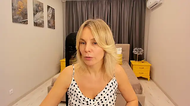 Sinty Devis online show from 02-25-25, 11:41