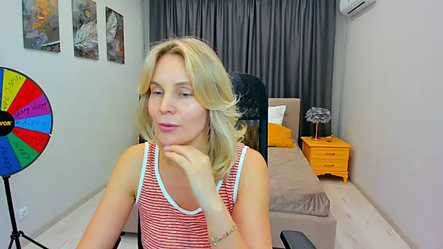 Sinty Devis online show from 03-22-25, 06:03