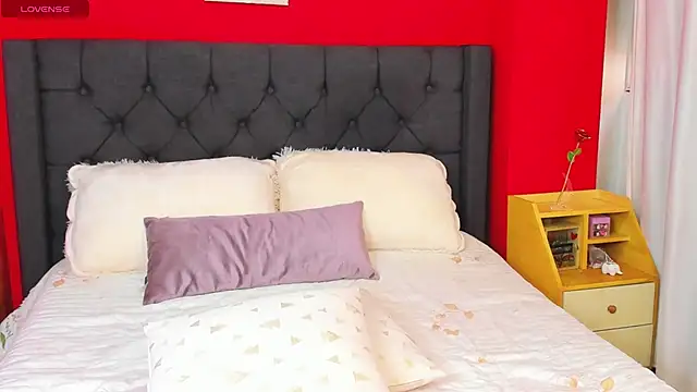 SophiaLiu online show from 06-19-26, 01:04