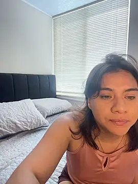 Snapshot of Nina-Eros1 chatting on 11-21-25, 05:00 Nina-Eros1 online show from 11-21-25, 05:00