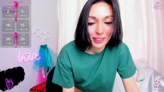 Snapshot of jessica_tiny chatting on 06-08-26, 01:28 jessica tiny online show from 06-08-26, 01:28