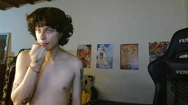 Snapshot of angelitofemboy chatting on 01-26-25, 08:25 angelitofemboy online show from 01-26-25, 08:25