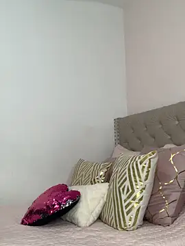 ImAlicee online show from 10-10-25, 10:09