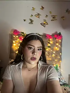 Snapshot of Jullieetta chatting on 06-26-26, 11:47 Jullieetta online show from 06-26-26, 11:47