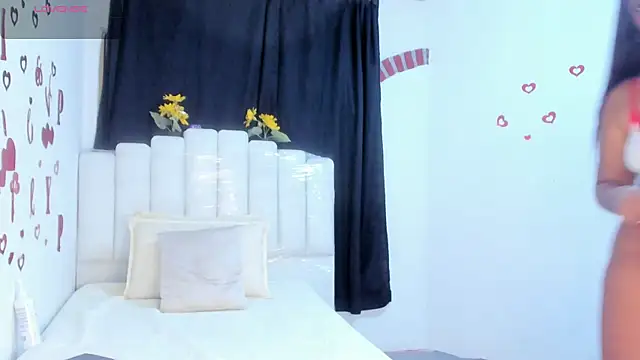 RoxannaBlanche online show from 04-10-26, 12:54