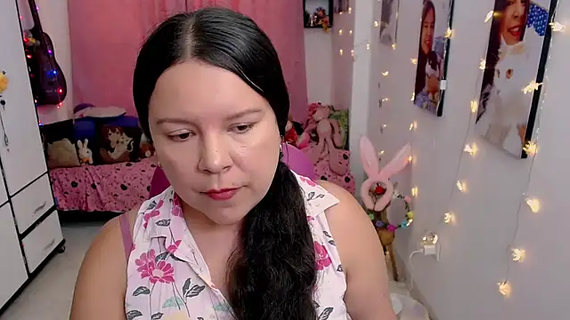 claryssa  online show from 04-15-26, 07:58