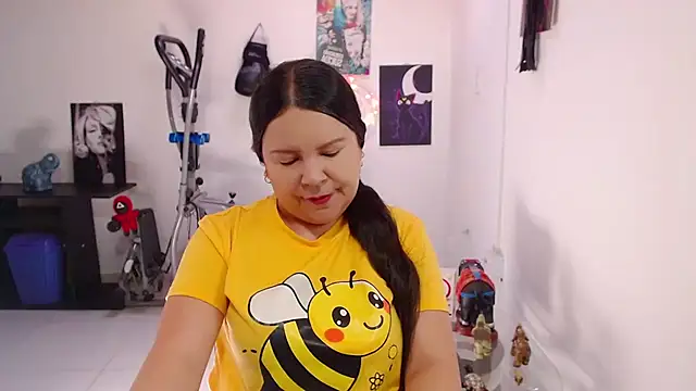 claryssa  online show from 06-10-26, 06:18