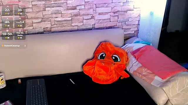 Snapshot of Luci_Amore chatting on 12-20-24, 02:30 Luci Amore online show from 12-20-24, 02:30