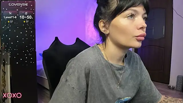 Snapshot of Mariella_Adamss chatting on 02-23-25, 03:51 Mariella Adamss online show from 02-23-25, 03:51