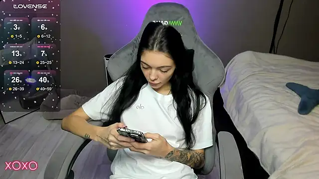 Mariella Adamss online show from 12-03-25, 01:09