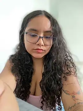 Snapshot of CurlyGirl_1 chatting on 12-12-24, 01:17 CurlyGirl 1 online show from 12-12-24, 01:17
