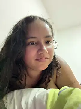 Snapshot of CurlyGirl_1 chatting on 01-28-25, 12:00 CurlyGirl 1 online show from 01-28-25, 12:00
