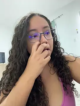 Snapshot of CurlyGirl_1 chatting on 01-29-25, 12:24 CurlyGirl 1 online show from 01-29-25, 12:24