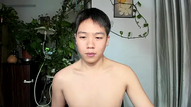 Snapshot of Oliver_Nl chatting on 05-16-26, 04:20 Oliver Nl online show from 05-16-26, 04:20