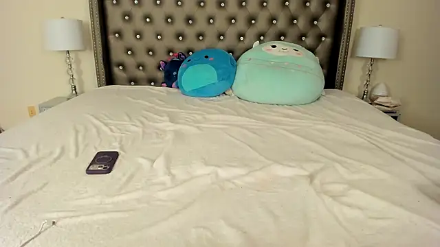 NadiaLyla online show from 03-24-26, 06:07