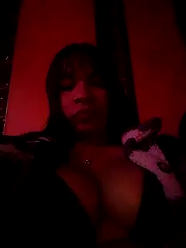 Snapshot of VivienAndClark chatting on 09-17-25, 03:41 VivienAndClark online show from 09-17-25, 03:41