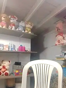 Snapshot of VivienAndClark chatting on 10-28-25, 09:39 VivienAndClark online show from 10-28-25, 09:39