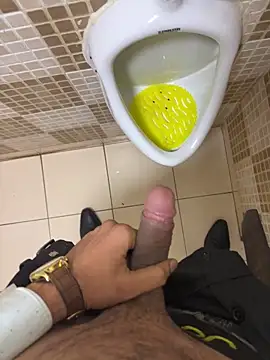 hitlar1026 online show from 11-04-25, 01:32