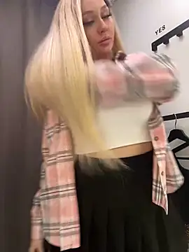 Snapshot of Deonta_ chatting on 12-09-24, 10:22 Deonta online show from 12-09-24, 10:22