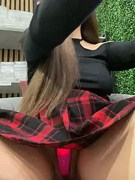 Snapshot of Deonta_ chatting on 02-06-25, 07:02 Deonta online show from 02-06-25, 07:02