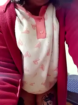 Snapshot of Hotsereia chatting on 01-19-25, 09:44 Hotsereia online show from 01-19-25, 09:44