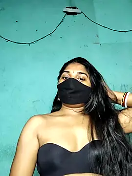 Snapshot of Luv_Adite20 chatting on 02-15-25, 01:49 Luv Adite20 online show from 02-15-25, 01:49