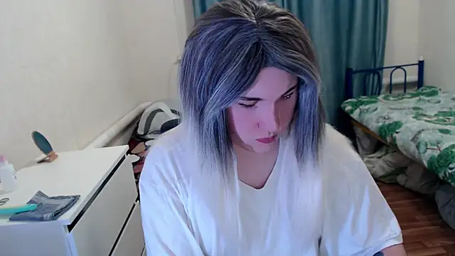 Snapshot of EvaMiron chatting on 04-28-26, 04:45 EvaMiron online show from 04-28-26, 04:45