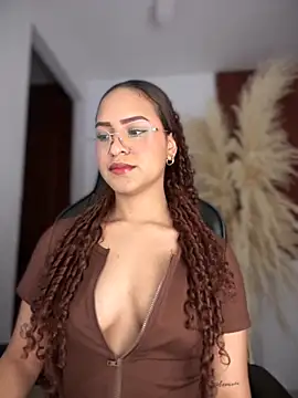 gretta kler1 online show from 11-17-25, 10:15