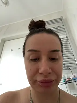 deliaroyal online show from 03-27-26, 01:33