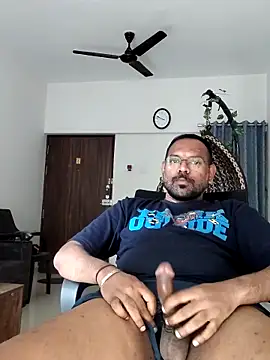 lovbombayduck11 online show from 02-12-26, 10:10