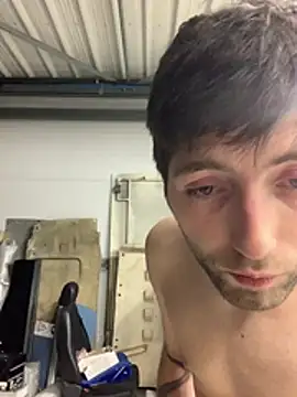 GuillaumebeauZizi online show from 02-12-26, 06:03