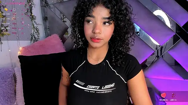 Snapshot of Iris_hott1 chatting on 02-22-25, 02:17 Iris hott1 online show from 02-22-25, 02:17