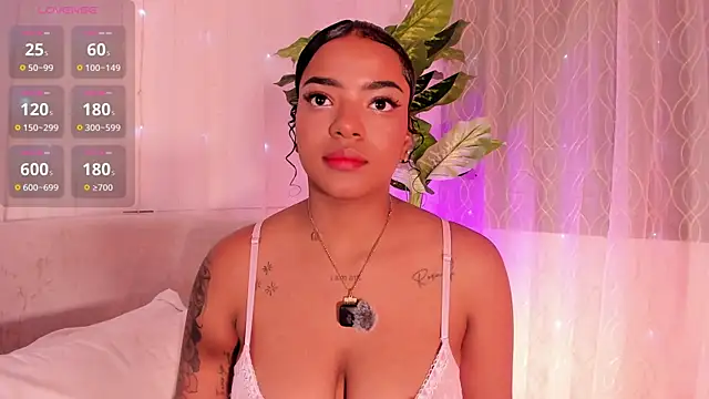 Snapshot of Iris_hott1 chatting on 10-15-25, 03:28 Iris hott1 online show from 10-15-25, 03:28