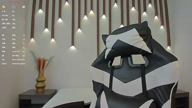 Snapshot of megan_cooper28 chatting on 11-15-25, 07:43 megan cooper28 online show from 11-15-25, 07:43