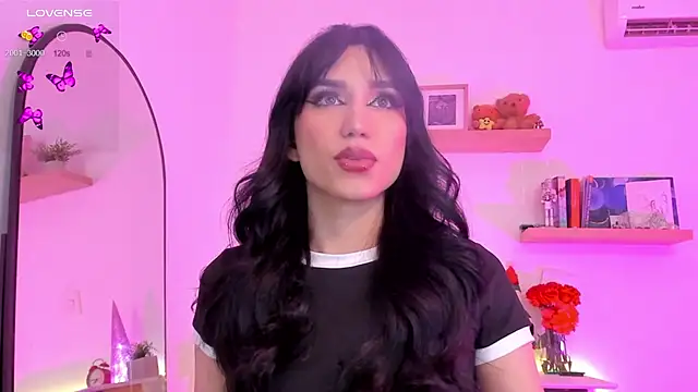 Snapshot of rose_saenz chatting on 12-18-24, 10:13 rose saenz online show from 12-18-24, 10:13