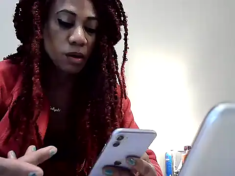 Snapshot of CaramelDipper chatting on 02-22-25, 06:30 CaramelDipper online show from 02-22-25, 06:30