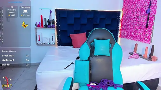 Snapshot of SaraApril_1 chatting on 09-28-25, 06:02 SaraApril 1 online show from 09-28-25, 06:02