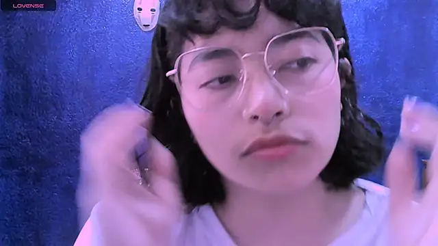 NinaYellow online show from 12-20-25, 02:24