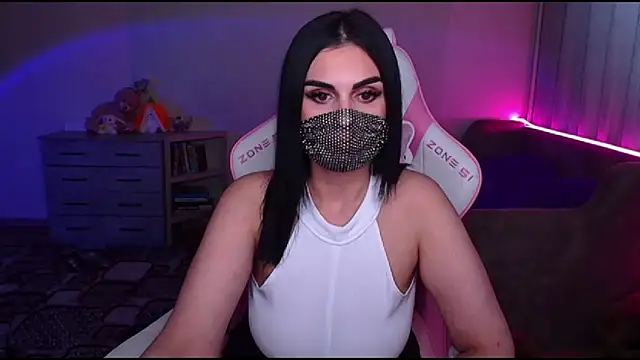 Snapshot of __Yasmina__ chatting on 03-10-25, 07:21   Yasmina   online show from 03-10-25, 07:21