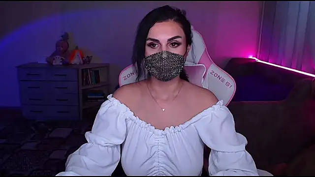 Snapshot of __Yasmina__ chatting on 03-15-25, 06:47   Yasmina   online show from 03-15-25, 06:47