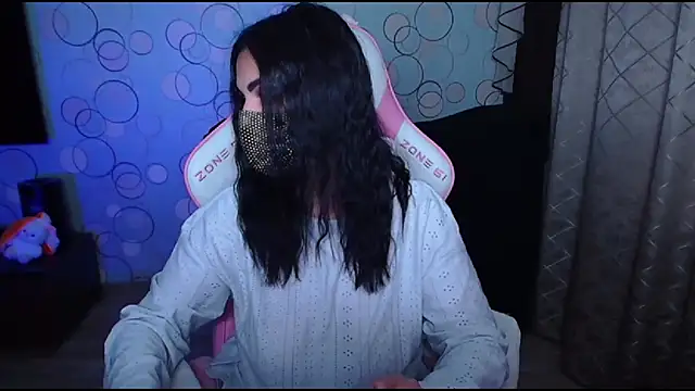 Snapshot of __Yasmina__ chatting on 10-01-25, 05:02   Yasmina   online show from 10-01-25, 05:02