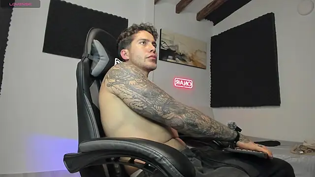 Snapshot of LucianSinclair chatting on 09-28-25, 12:16 LucianSinclair online show from 09-28-25, 12:16