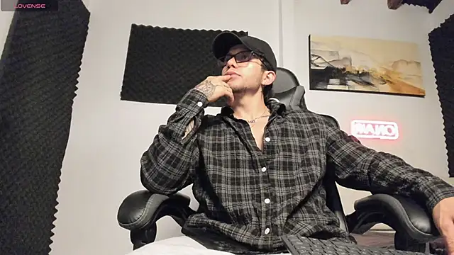 LucianSinclair online show from 03-09-26, 03:32